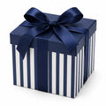 Geschenkbox 20 x 20 x 20 cm aus Karton in Dunkelblau Weiß mit Schleife